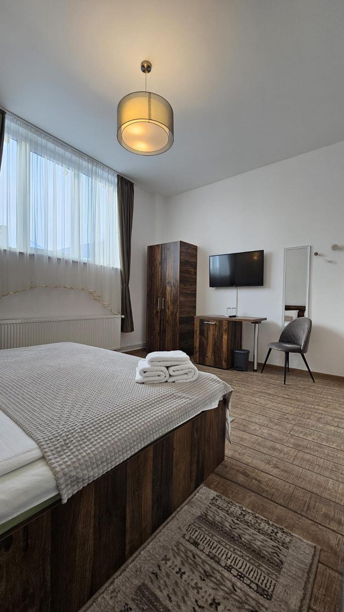 Neva Apartments Фэгэраш Экстерьер фото